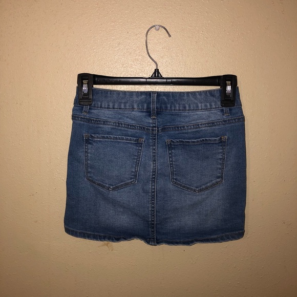 Button Skirt - Picture 3 of 4